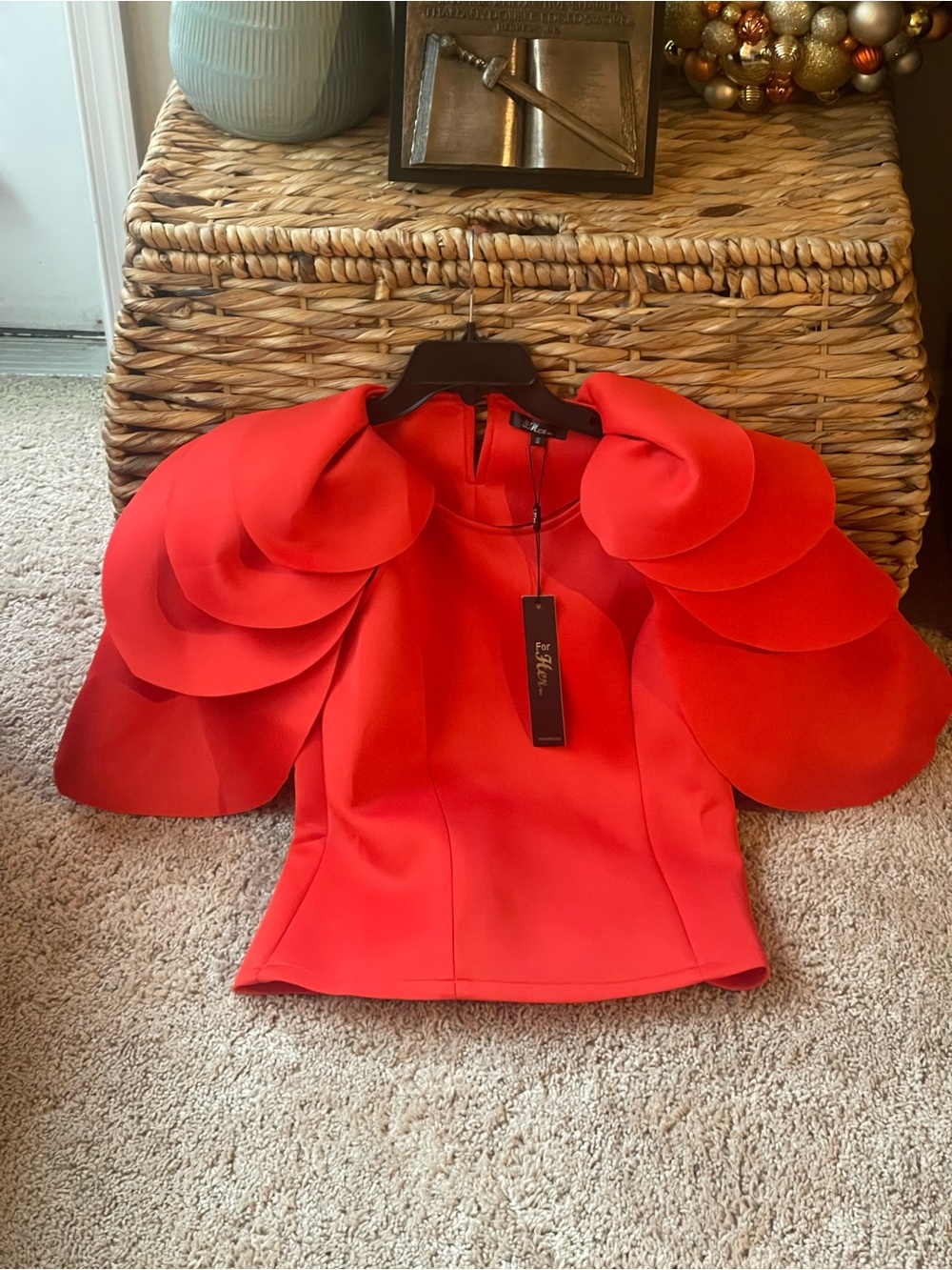 NWT Sleeveless Blouse with Leaf Shaped Overlays.